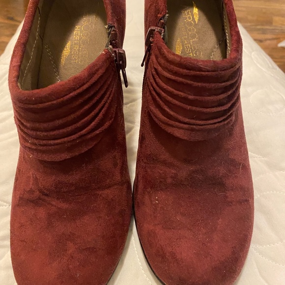 Burgundy suede shootie - Picture 3 of 4